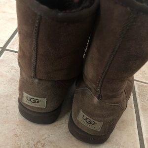 Size 6 Ugg short boots